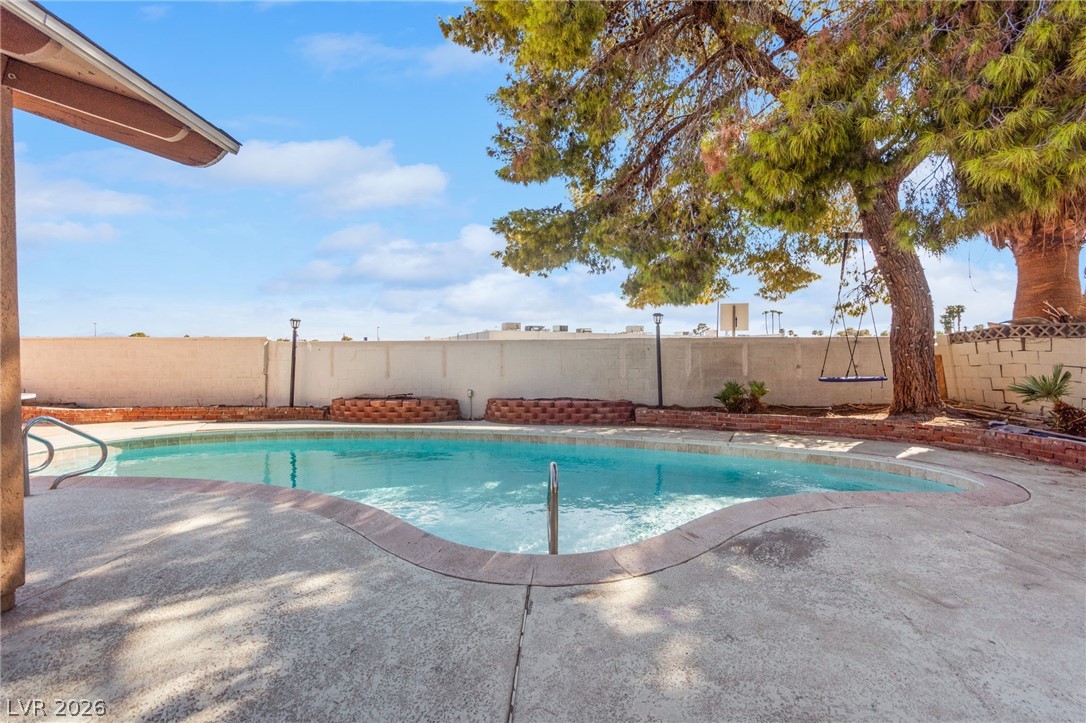 2503 Siesta Avenue