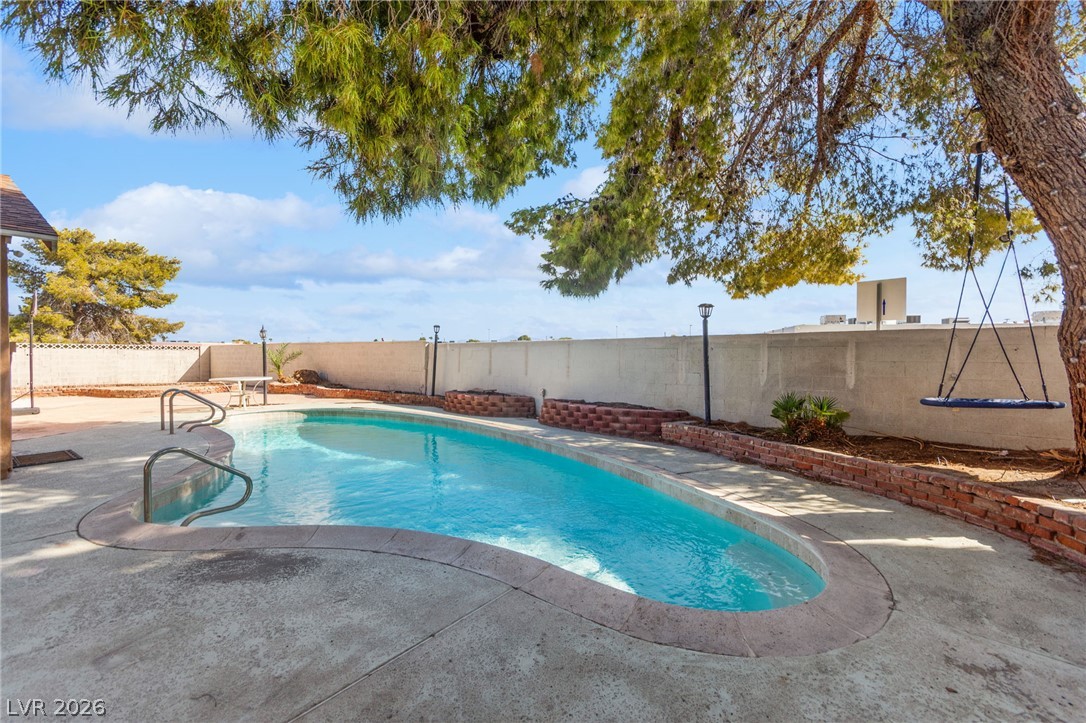 2503 Siesta Avenue