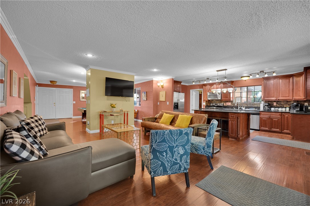 2631 South Buffalo Drive
