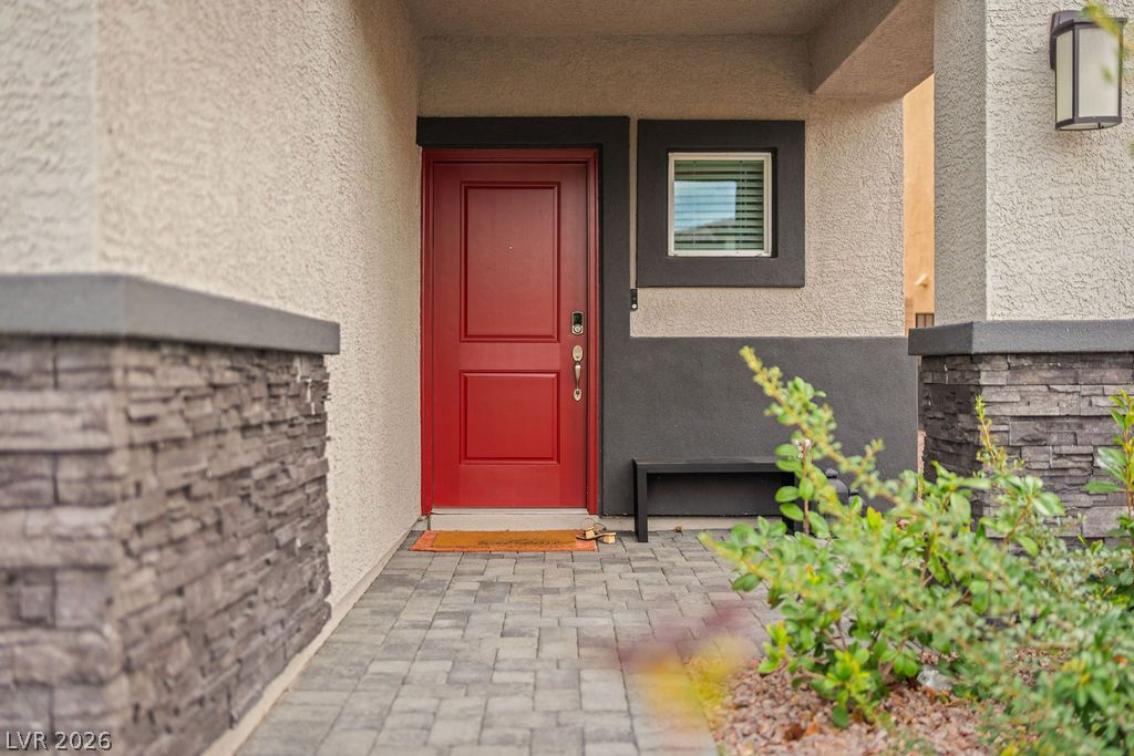383 Winter Dove Avenue