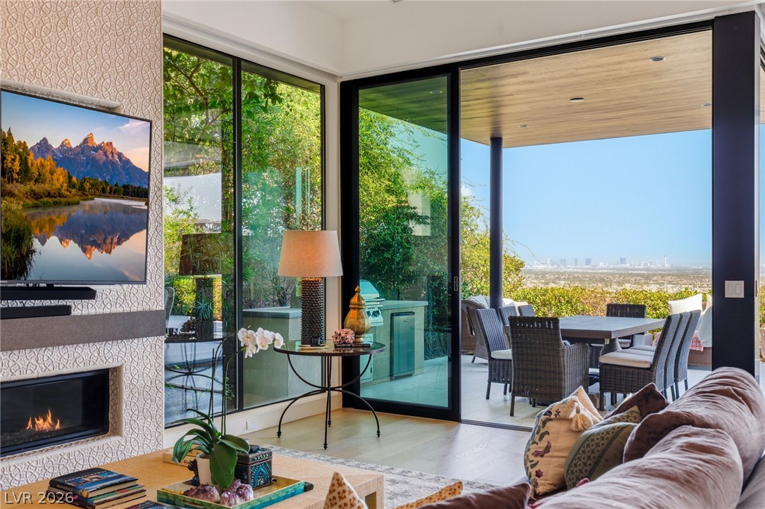 1228 Starview Peak Court