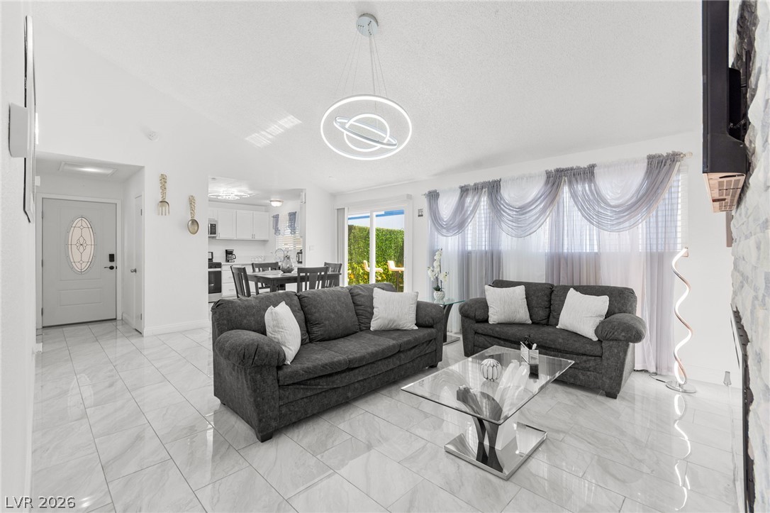 2316 El Cerrito Circle