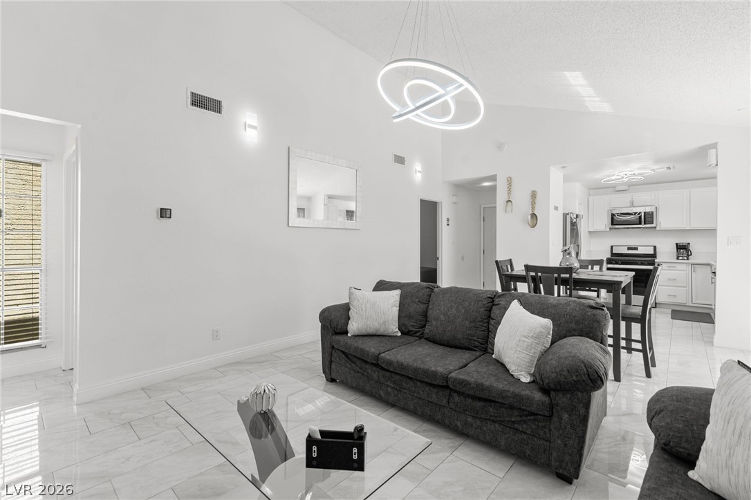 2316 El Cerrito Circle