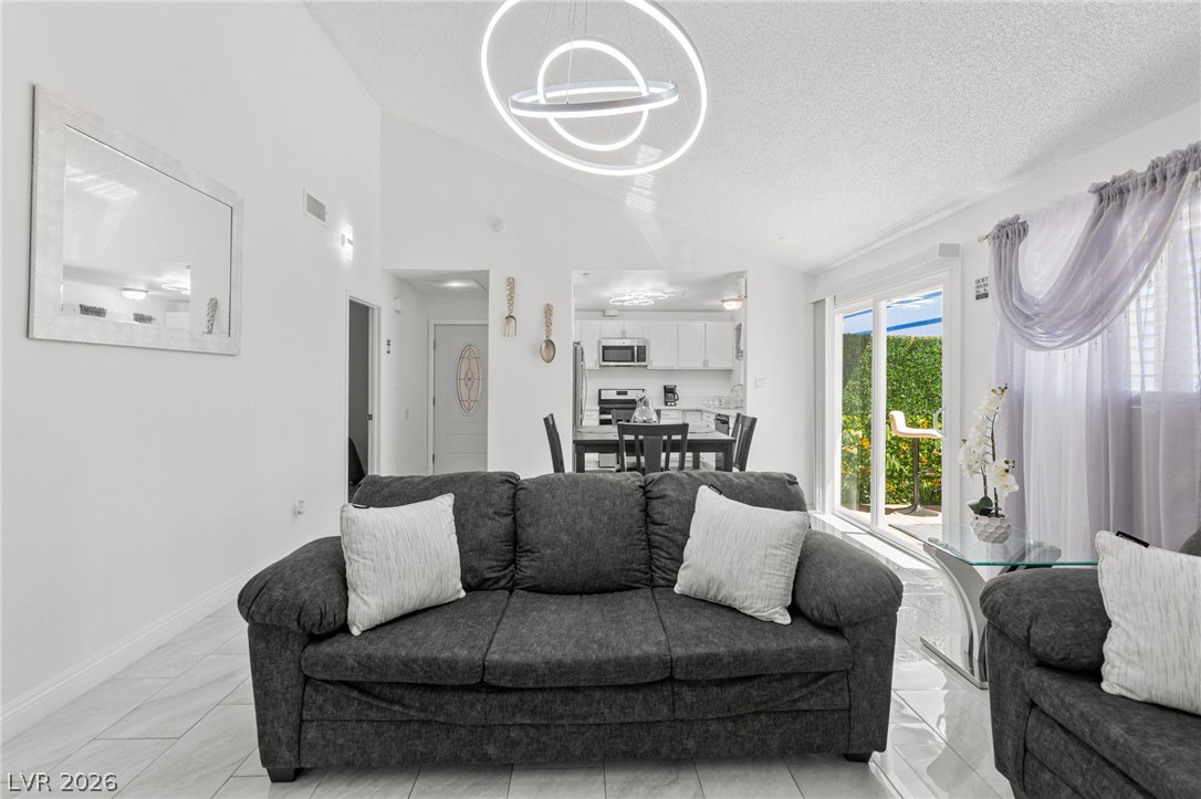 2316 El Cerrito Circle