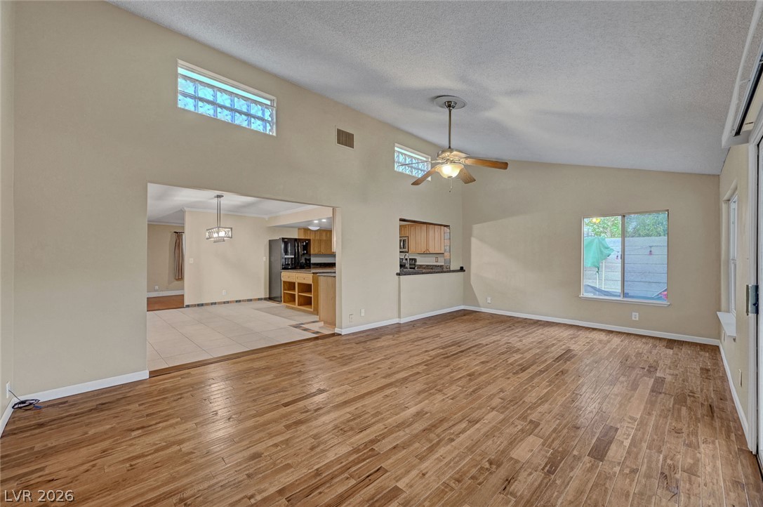 5817 Mary Way