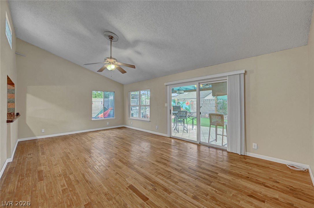 5817 Mary Way