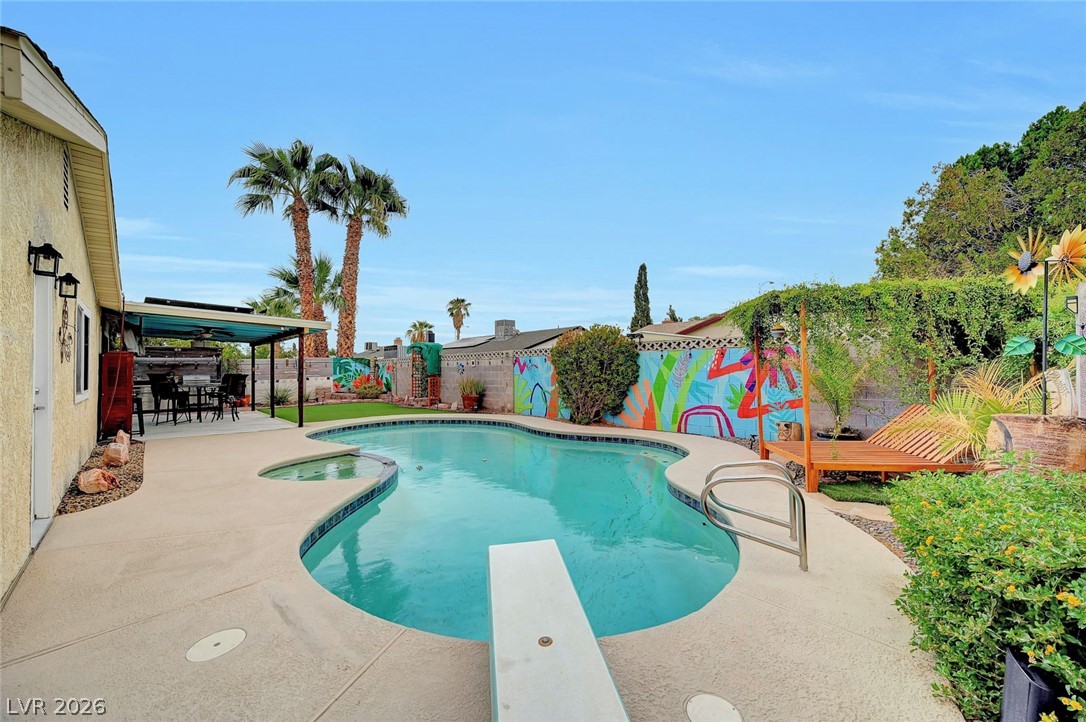 5817 Mary Way