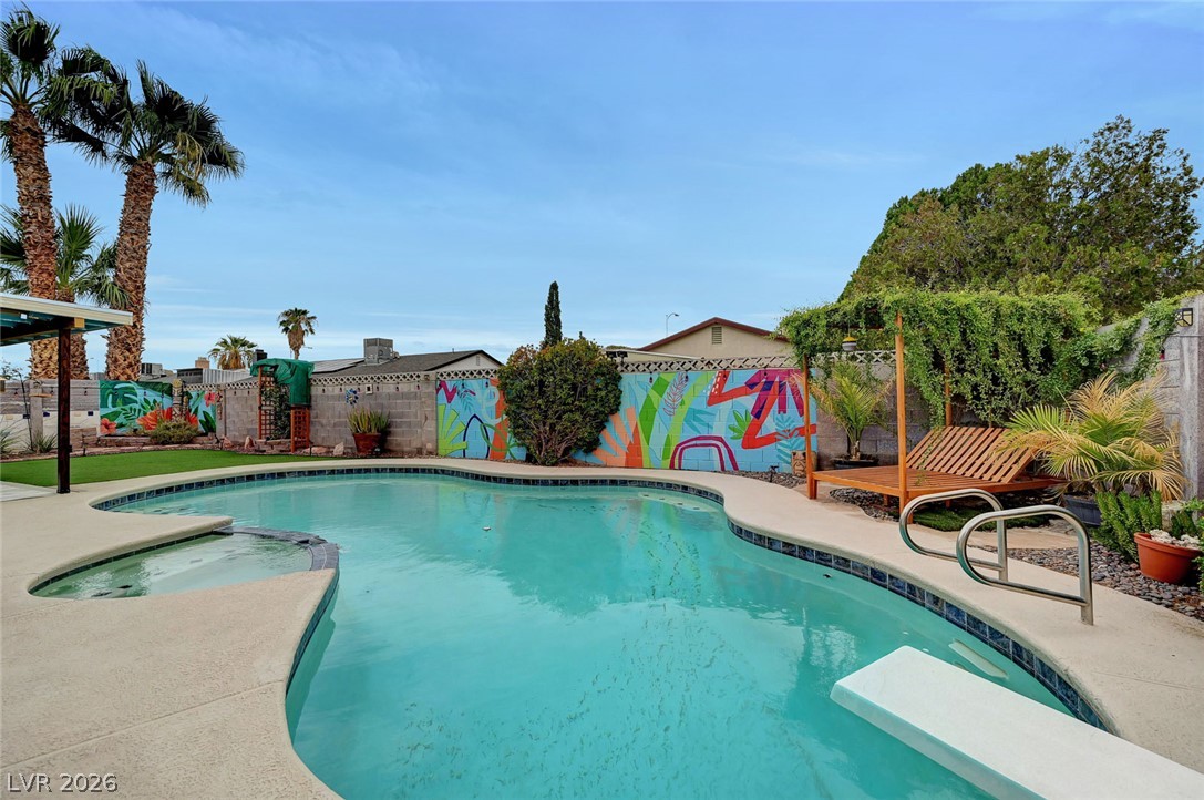 5817 Mary Way