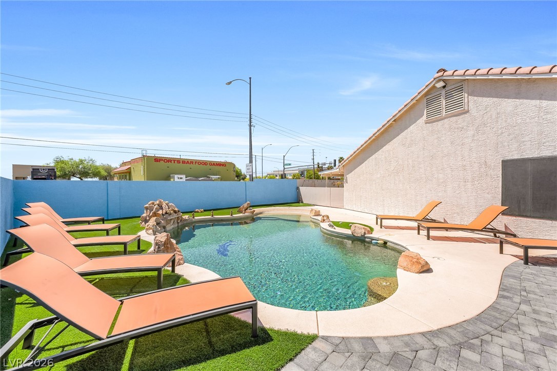 719 Carlitos Avenue