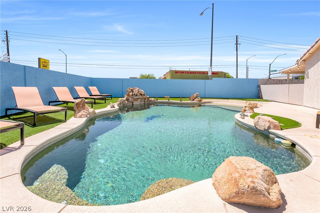 719 Carlitos Avenue