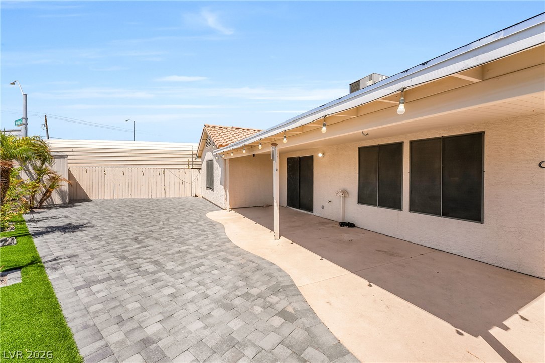 719 Carlitos Avenue