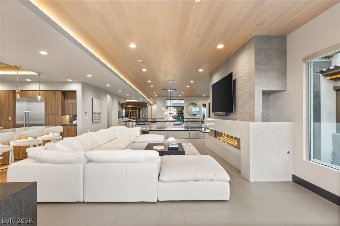 11142 San Terrazo Place