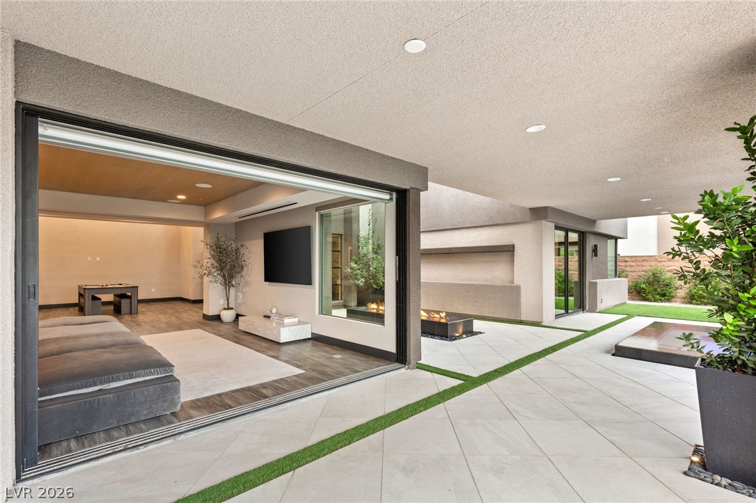 11142 San Terrazo Place