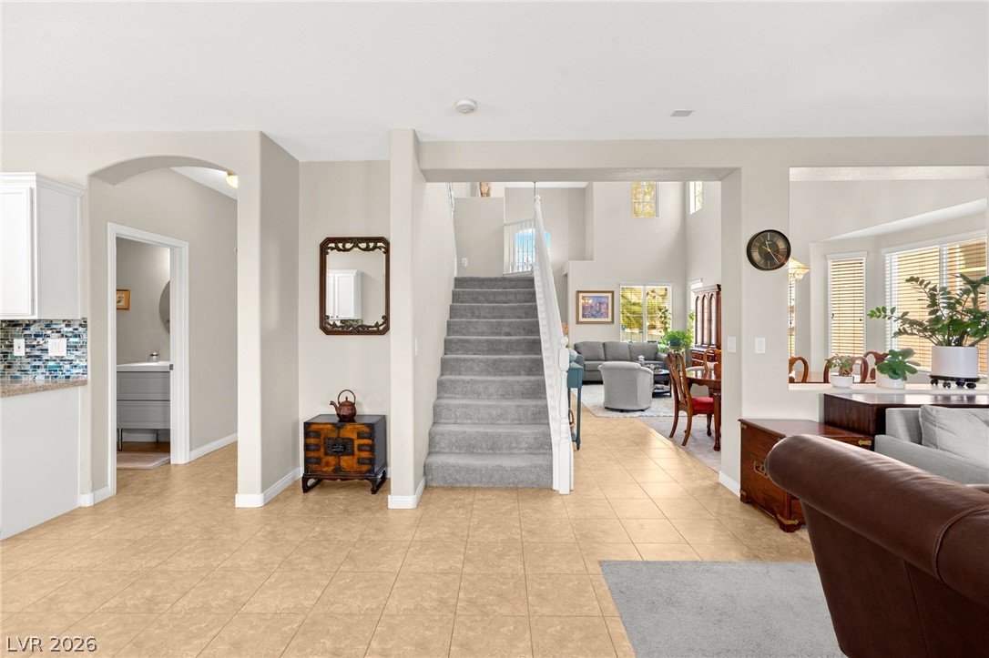 6172 Whitelion Walk Street