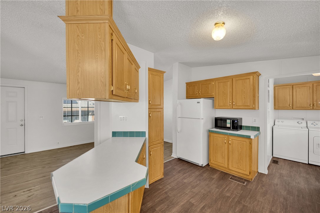 5914 Sassy Rose Drive
