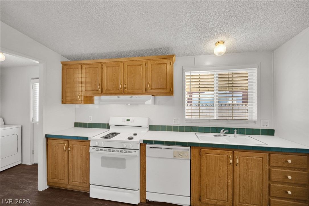 5914 Sassy Rose Drive