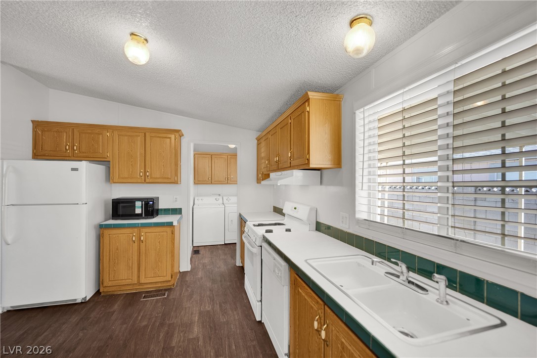 5914 Sassy Rose Drive