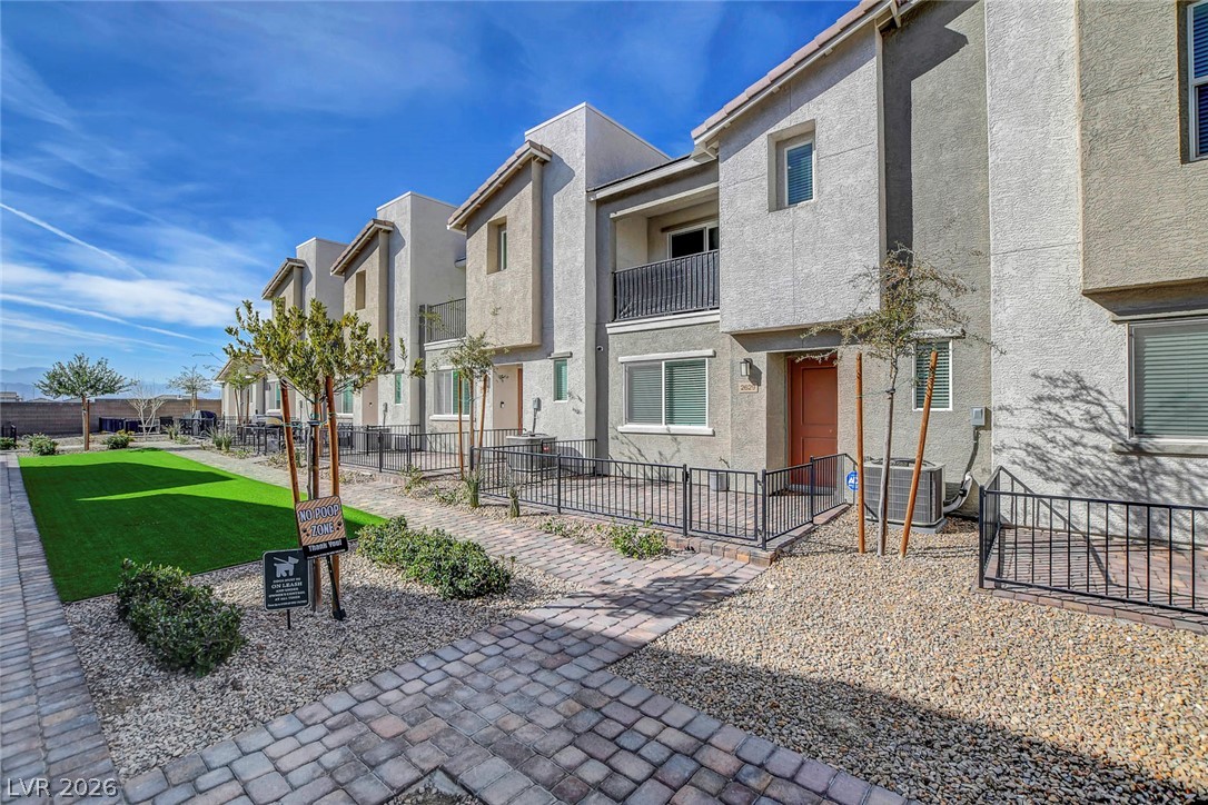 6804 Satin Silver Court
