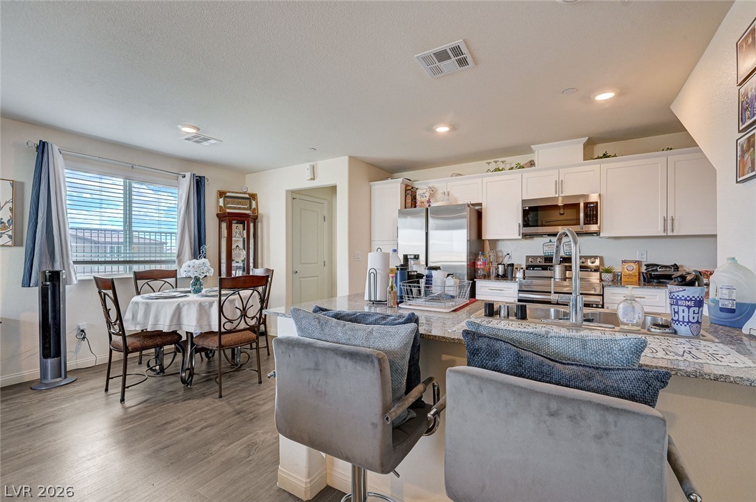 6804 Satin Silver Court