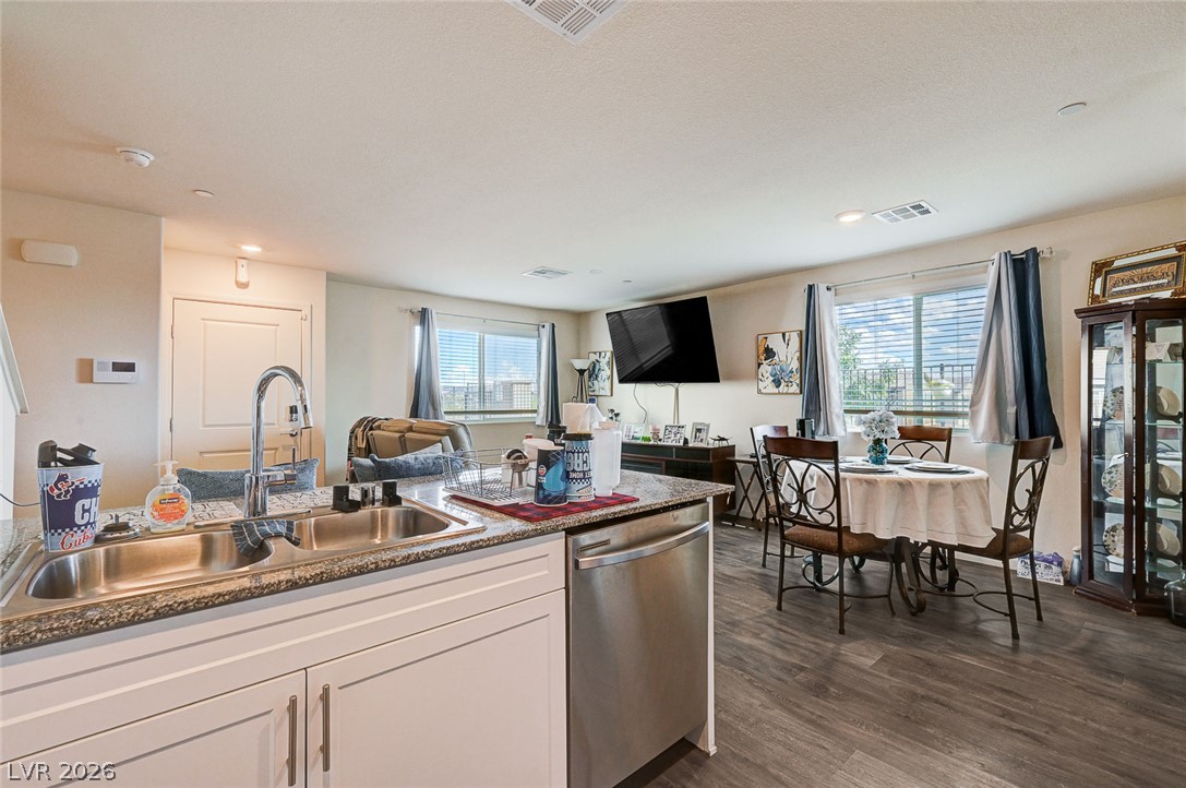 6804 Satin Silver Court