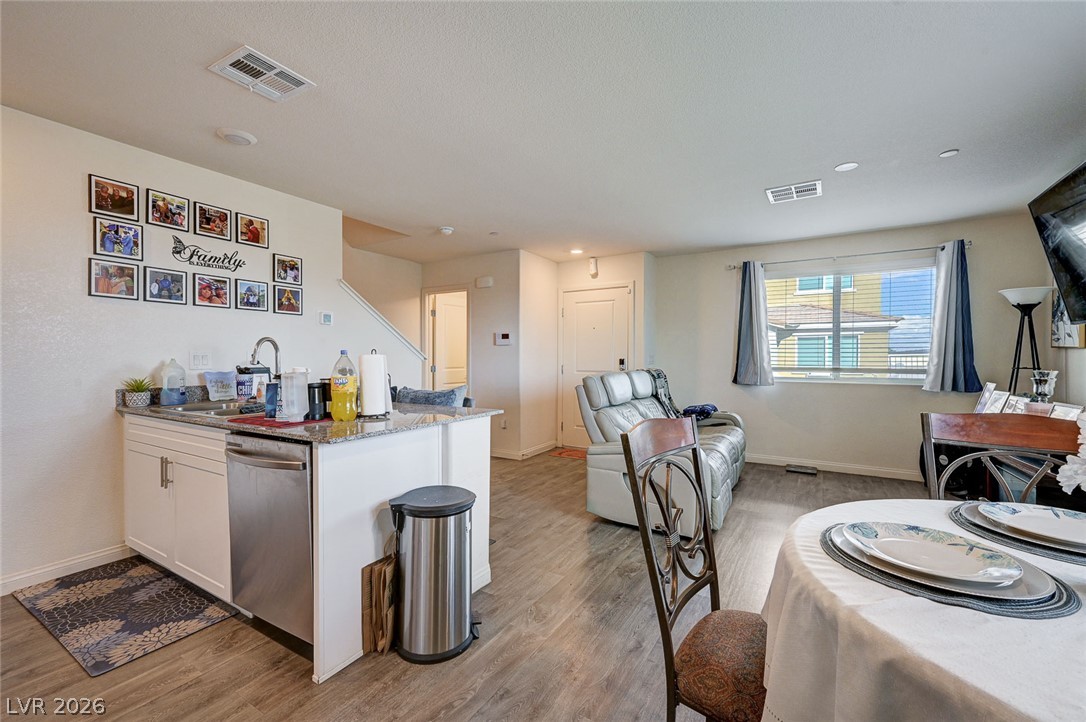 6804 Satin Silver Court