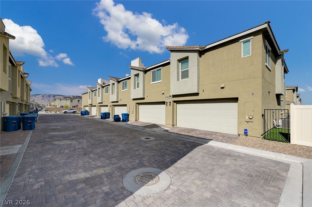 6804 Satin Silver Court