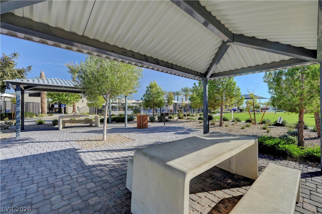 6804 Satin Silver Court
