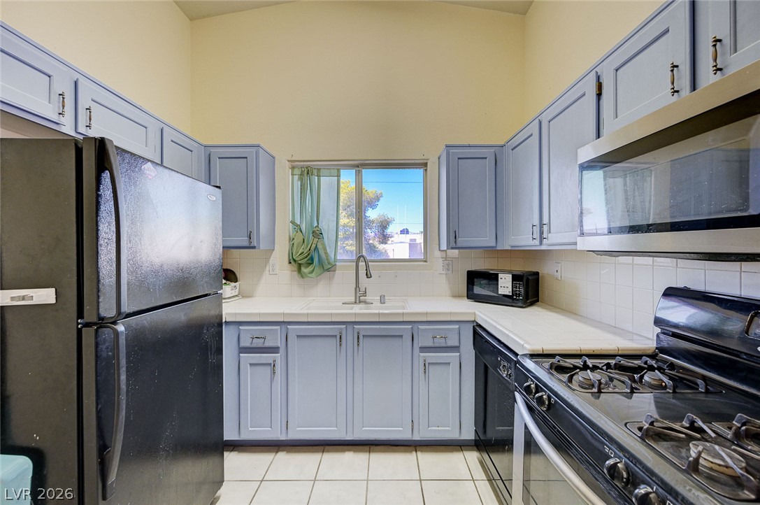 900 Heavenly Hills Court 213