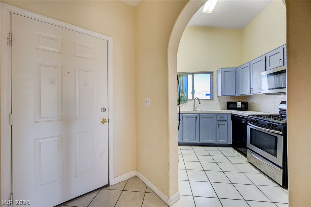 900 Heavenly Hills Court 213