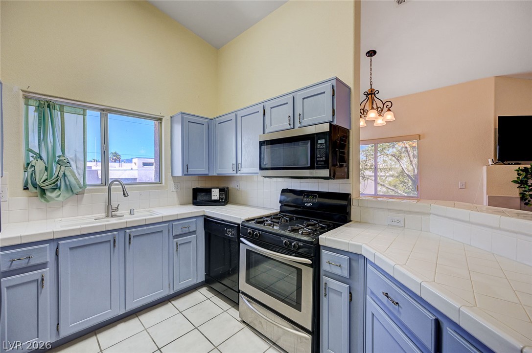 900 Heavenly Hills Court 213