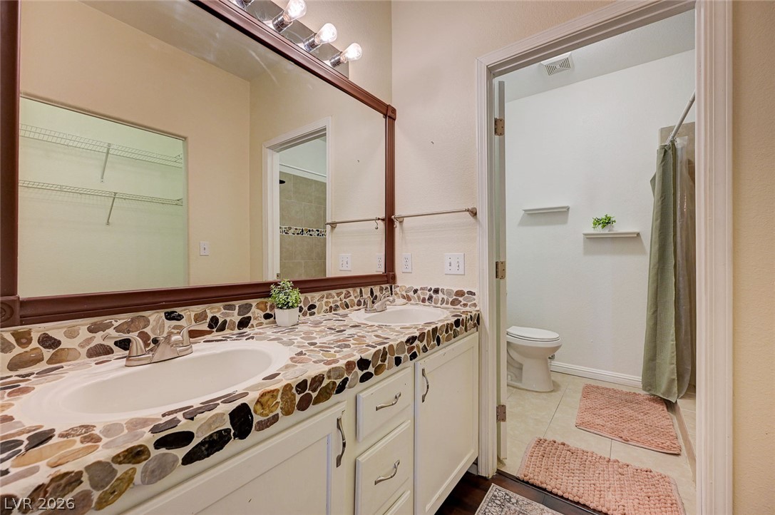 900 Heavenly Hills Court 213