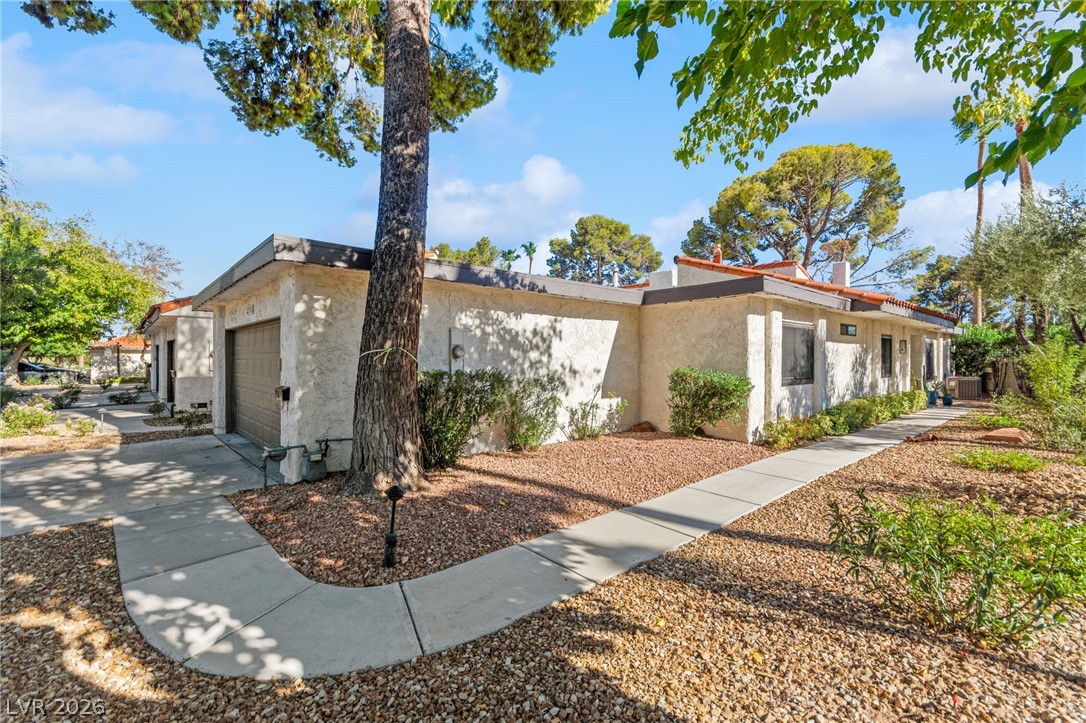 2511 Palmera Drive