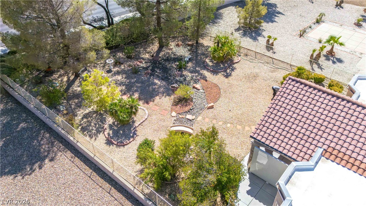 8821 Sandspring Drive