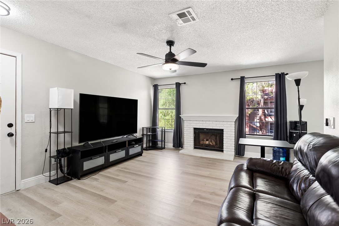 5576 West Rochelle Avenue 29D