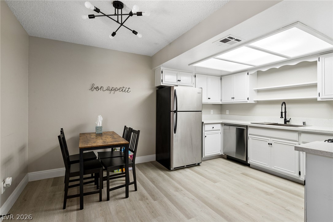 5576 West Rochelle Avenue 29D