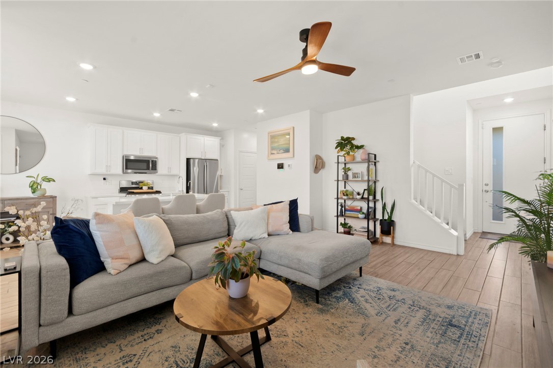 9743 Mojave Mountain Street