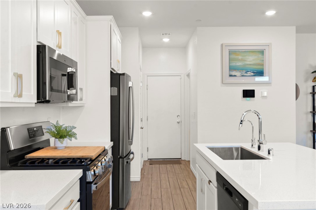 9743 Mojave Mountain Street
