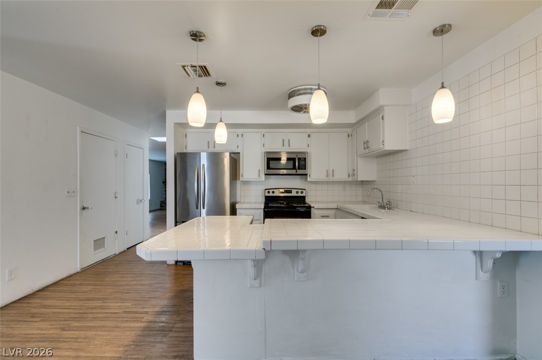 409 Estella Avenue