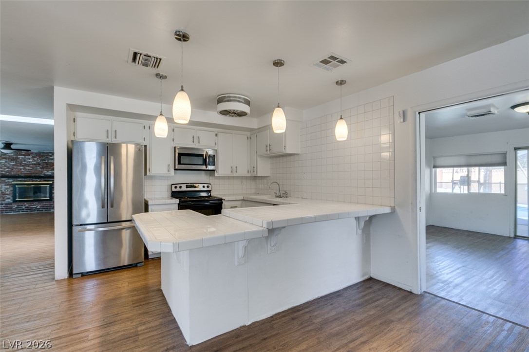 409 Estella Avenue
