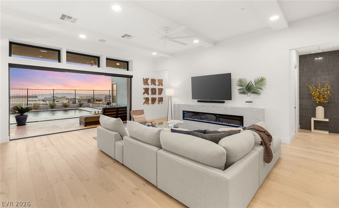 508 Vista Sunset Avenue