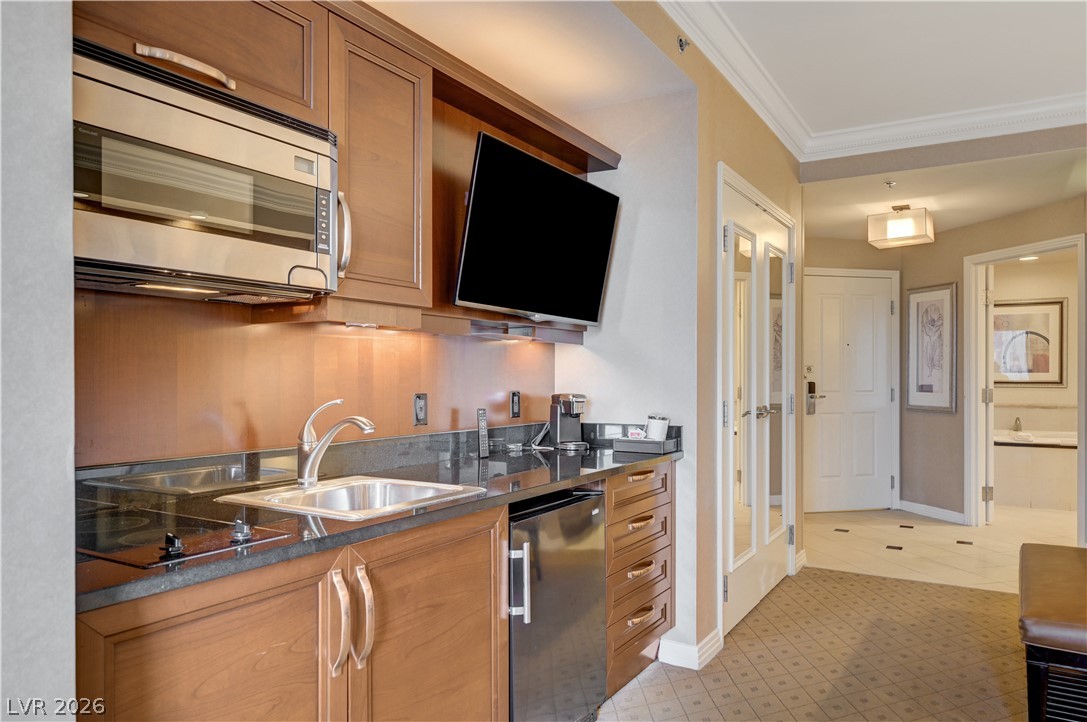 125 East Harmon Avenue 1415