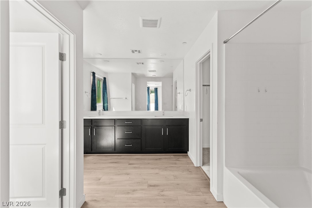 3357 Santa Verdiana Street