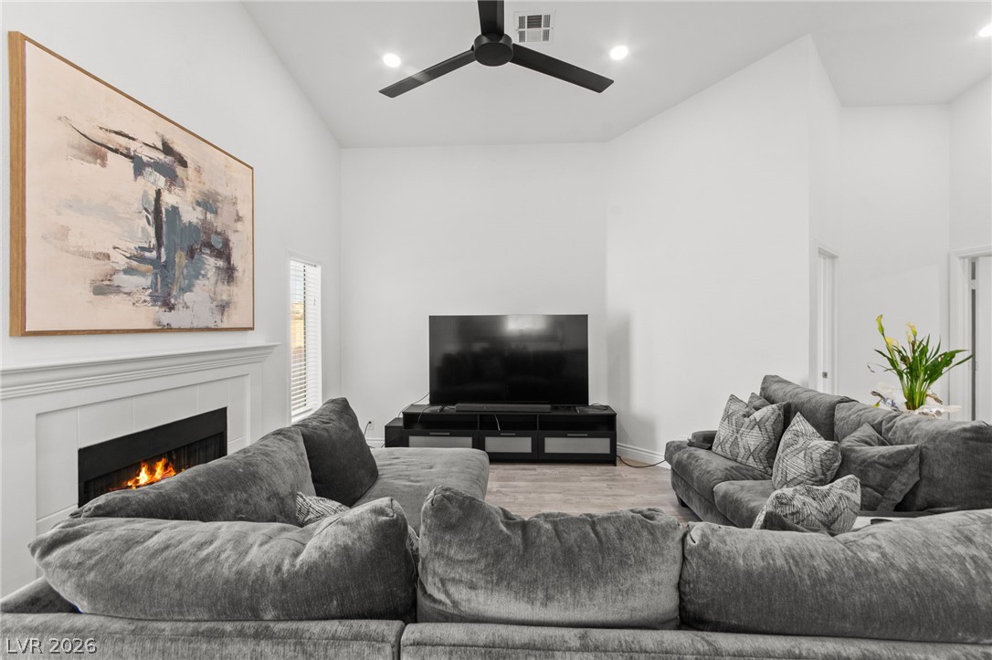 1828 Escondido Terrace