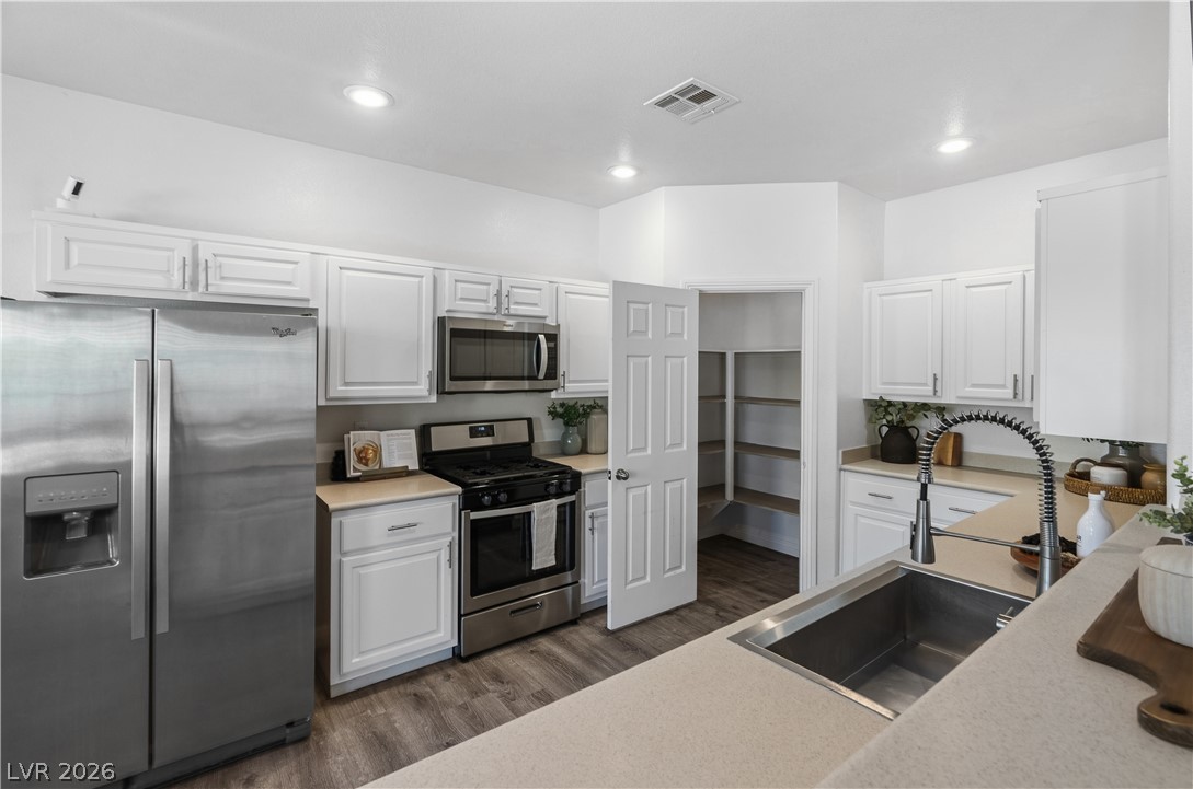 2204 Spartan View Court