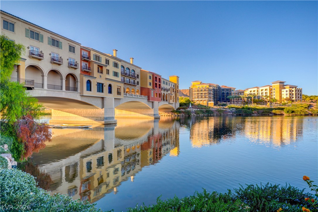 39 Contrada Fiore Drive