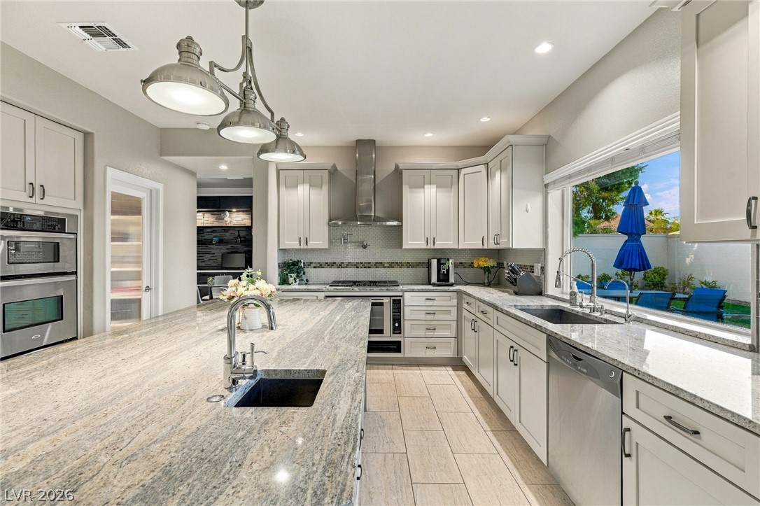 2060 Palm Canyon Court