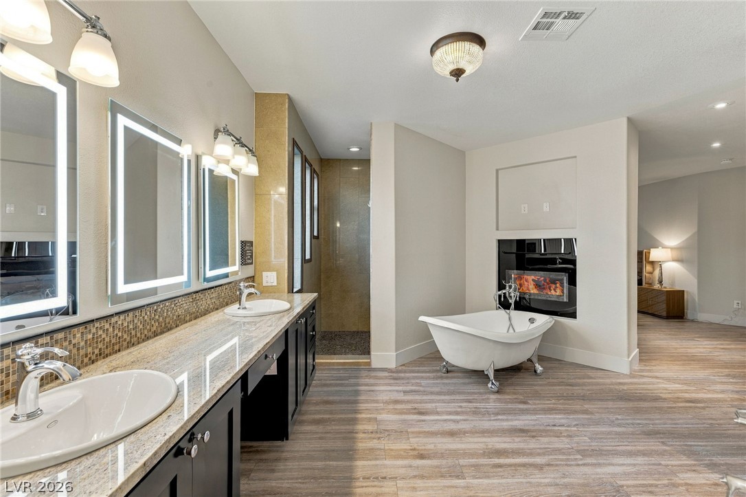 2060 Palm Canyon Court