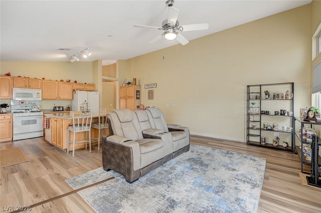 1096 Kabuki Avenue