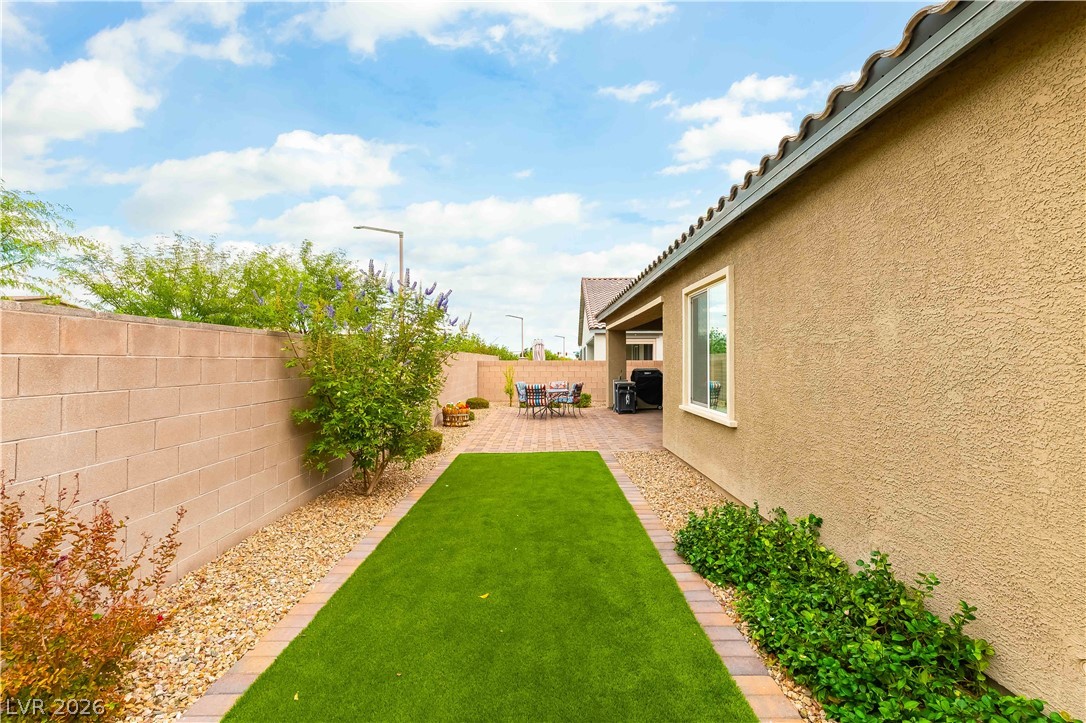 3808 Snow Fawn Avenue