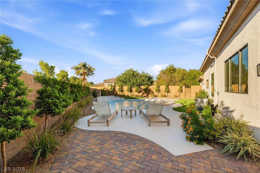 59 Desert Highlands Drive